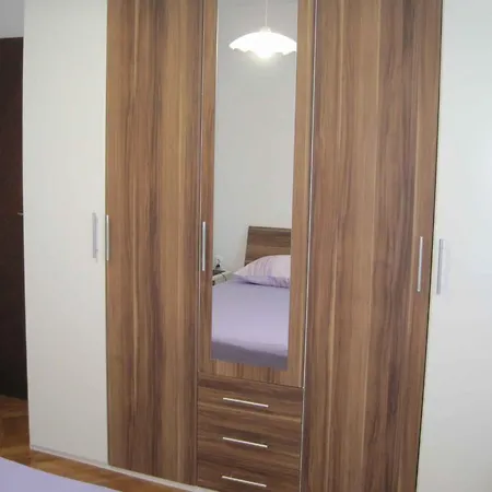 In - Riviera 7970 Zadar